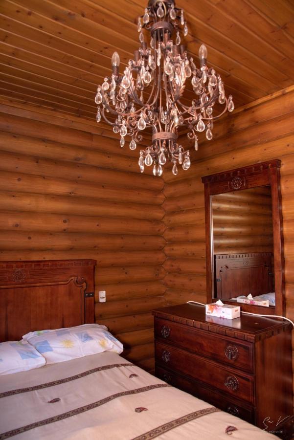 *2 Bdr Log House /Mountains/Queen Bed/Fireplace Gourri Zewnętrze zdjęcie