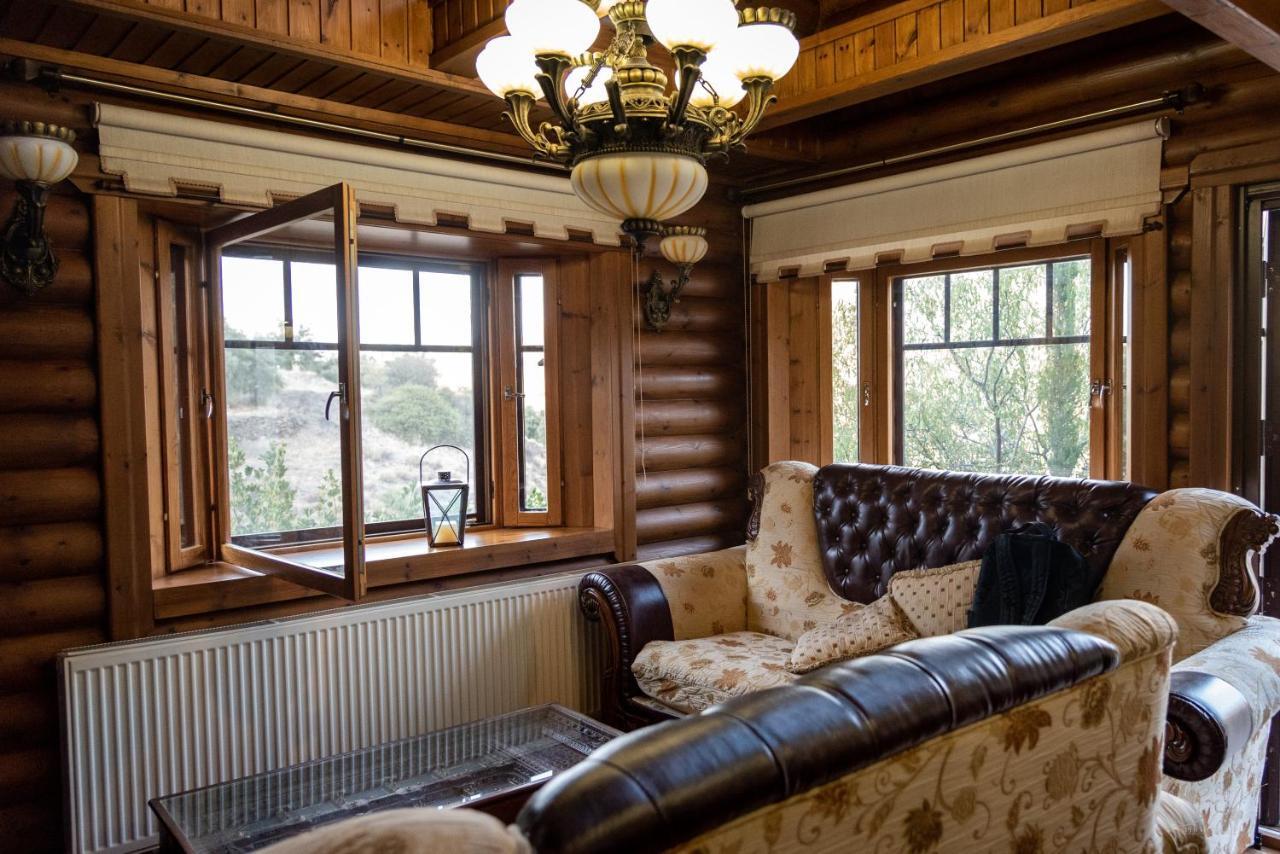 *2 Bdr Log House /Mountains/Queen Bed/Fireplace Gourri Zewnętrze zdjęcie