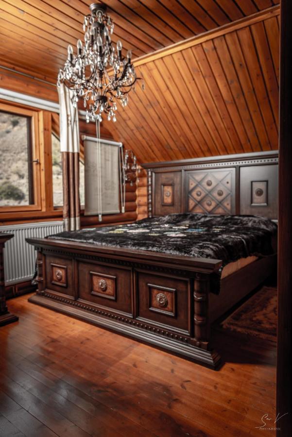 *2 Bdr Log House /Mountains/Queen Bed/Fireplace Gourri Zewnętrze zdjęcie