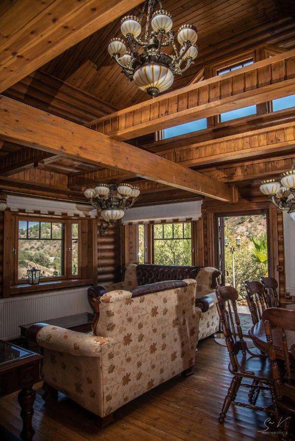 *2 Bdr Log House /Mountains/Queen Bed/Fireplace Gourri Zewnętrze zdjęcie